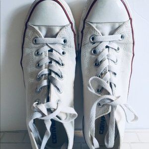 Converse Chucks 6.5 men 8 women white low tops EUC